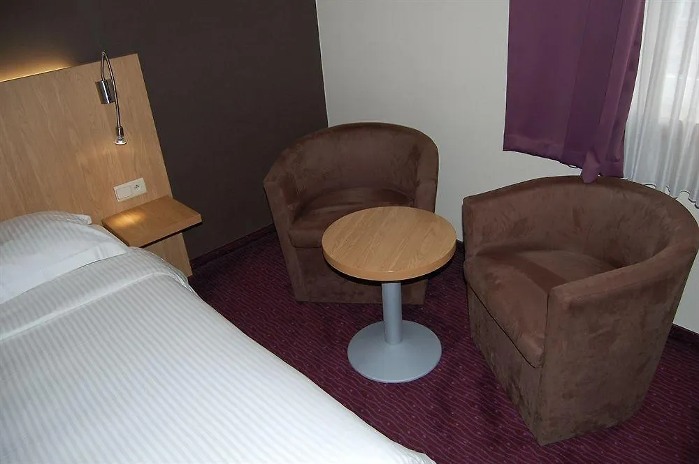 ibis Brussels Centre Chatelain Ixelles 3*,